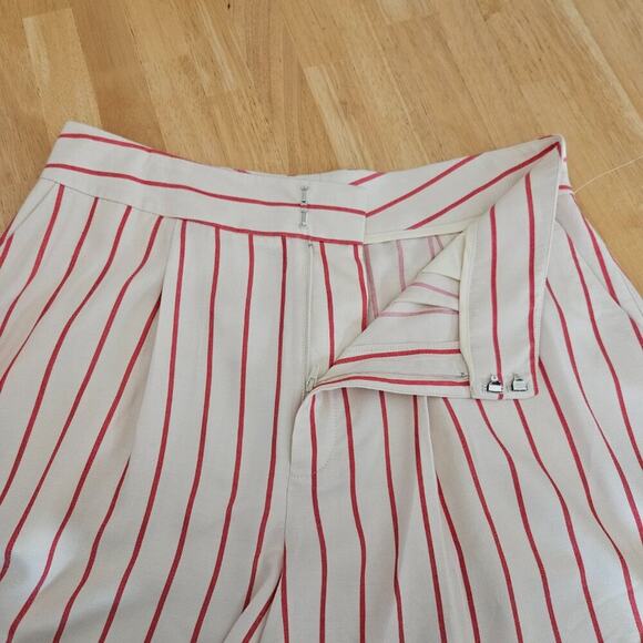 Gianni Bini Meghan Rayon Shorts- Cream Red Striped- Sz 12- EUC - Picture 6 of 7
